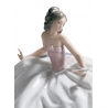 Figurka - Dziewczyna z balu 16 cm - Lladro 01005859