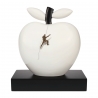 Figurka Jabłko - W drodze do sukcesu 28 cm - Studio 8 Goebel 30800291