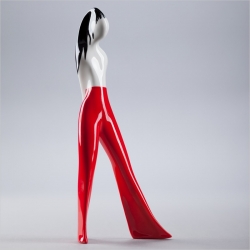Figurka Dziewczyna w spodniach - czerwona