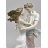 Figurka pary Dreszczyk miłości 31 cm - Lladró
