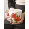 Kubek Goebel Fine Bone China 0,5 l z letnim kwiatowym motywem