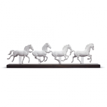 Figurka koni Galopujące stado 23x81cm 01009086 Lladro sklep
